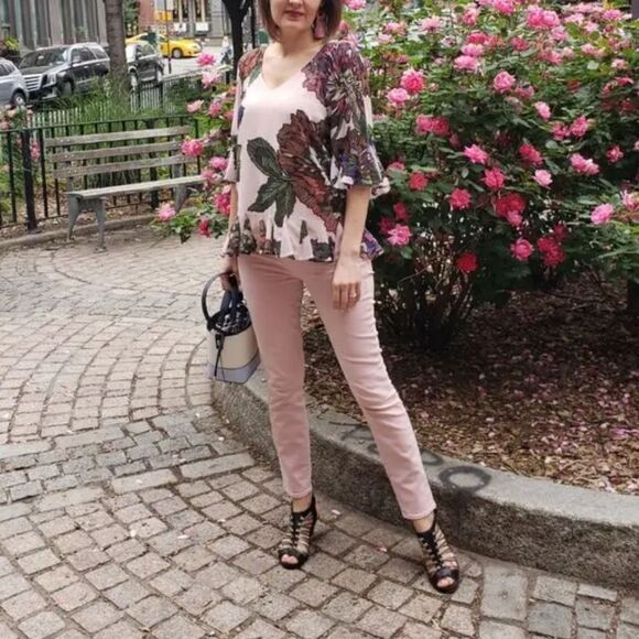 Badgley Mischka Floral Tie-Back 3/4 Sleeve Flutter Top in Dusty Rose Pink - Picture 4 of 15